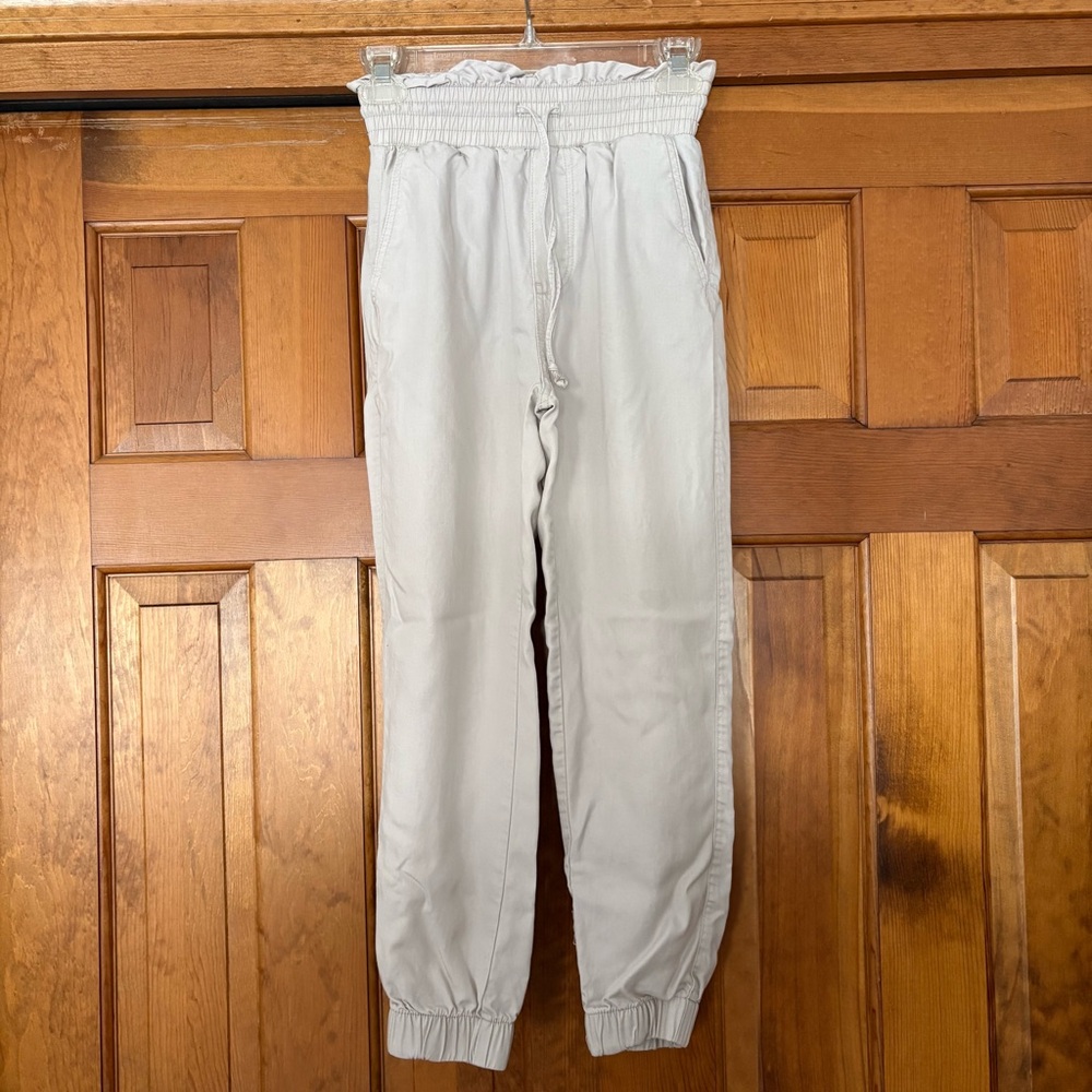 Abercrombie & Fitch Soft Khaki Joggers XXS